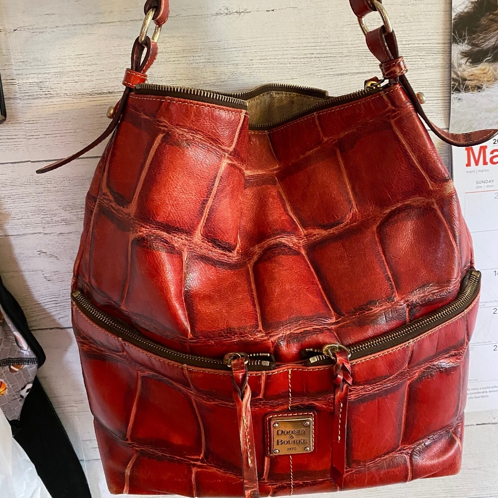 Dooney & Bourke purse